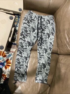 Men's Gray Camo Jogger Pants with Elastic Waist and Drawstring